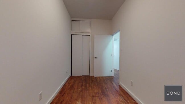 Building Photo - 441 W 51st St