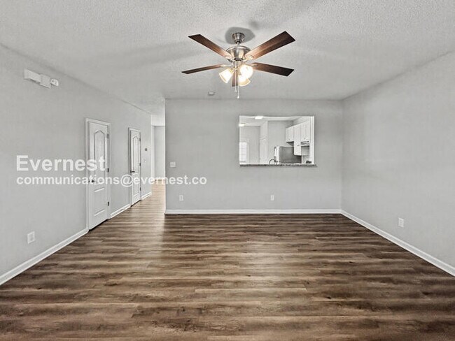 Building Photo - 8644 Thomas Ln