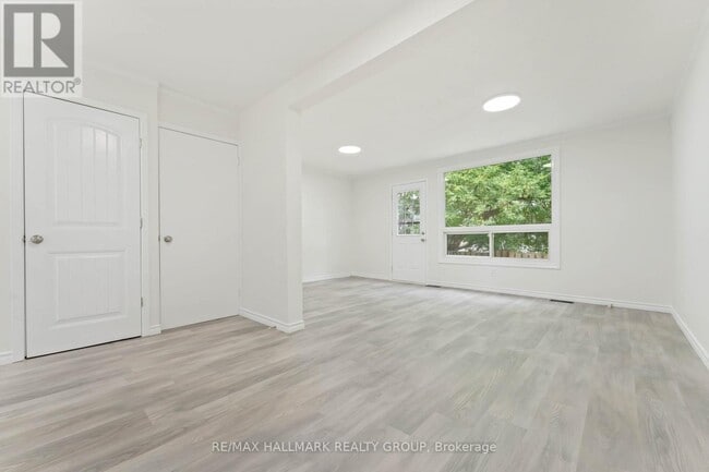 Photo du bâtiment - 1441 Palmerston Dr