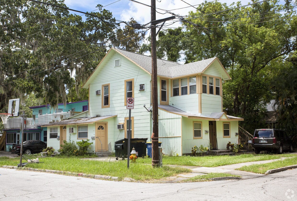 Primary Photo - 614 Oak Ave