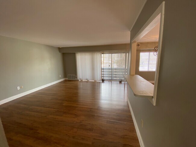 Building Photo - 7129 Sanlin Dr