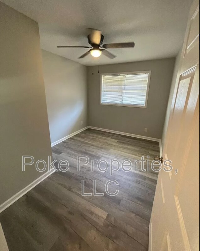 Foto del edificio - 1609 Clover Dr