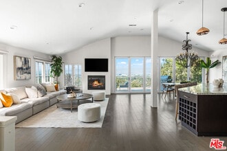 Building Photo - 3782 Berry Dr