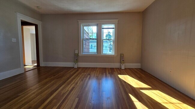 Building Photo - 158 W Adams St