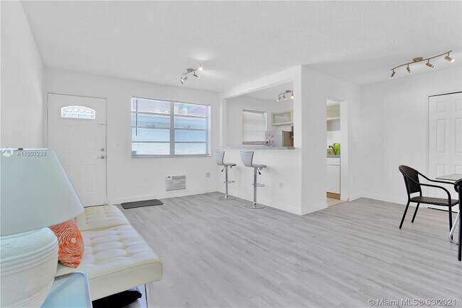 Foto del edificio - 734 Meridian Ave