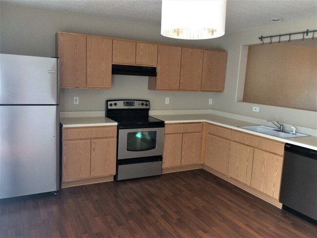 Building Photo - Townhome in South Creek