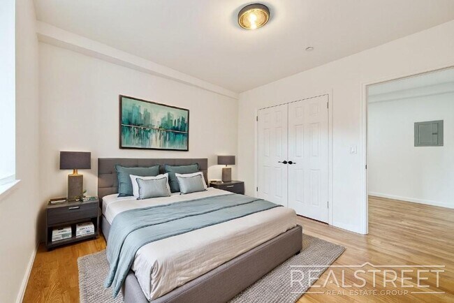 Foto del edificio - Spacious 2 Bedroom in Williamsburg!