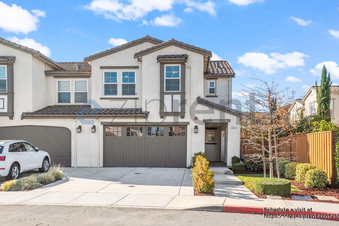 Primary Photo - 205 Vereda del Turia