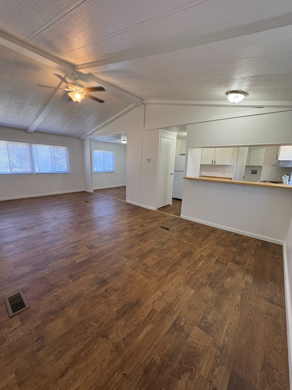 Foto principal - 200 Jenkins Rd