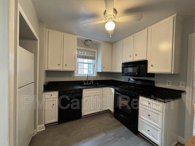 Building Photo - 8901 Seneca Ln