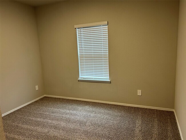 Building Photo - 40434 Gdn Hts Ln