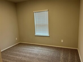 Building Photo - 40434 Gdn Hts Ln