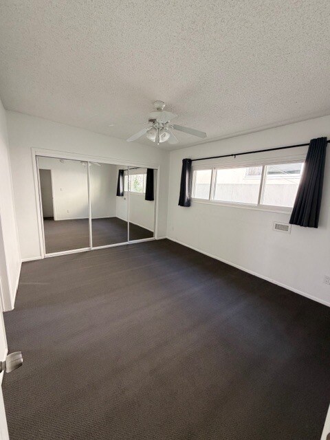 Foto del edificio - 8341 W Manchester Ave