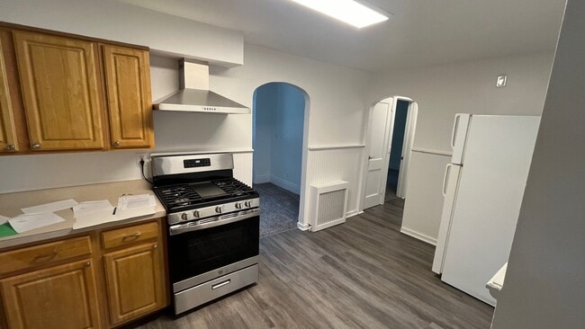 Building Photo - TURN KEY!!!! Fully Renovated 3 Bedroom Apa...