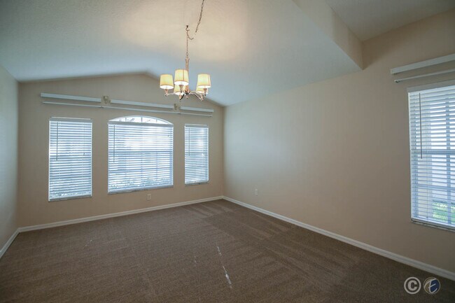 Building Photo - 6229 Crickethollow Dr