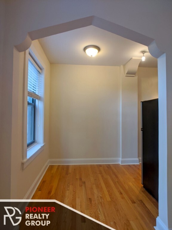 Building Photo - Gut rehab in Lakeview