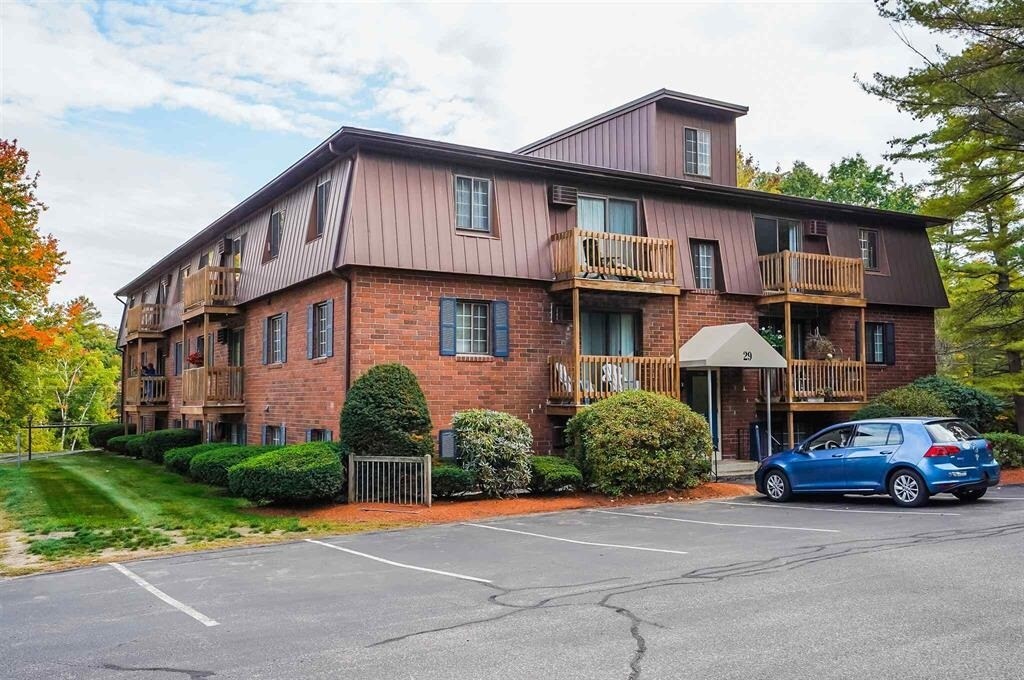 29 Old Hackett Hill Rd Unit 2d, Manchester, NH 03102 Condo for Rent