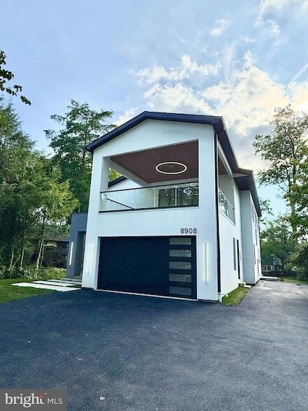 Building Photo - 8908 Mohawk Ln