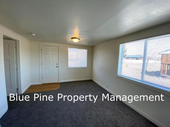 Building Photo - 143 Parrish Ln