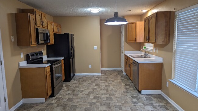 Building Photo - 920 Mourning Dove Pl