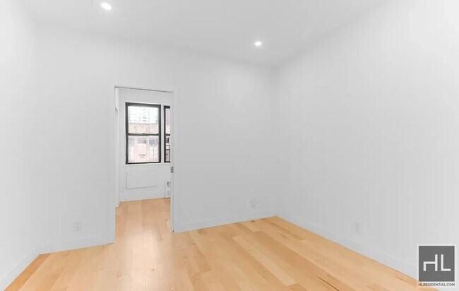 Building Photo - East 84th St
