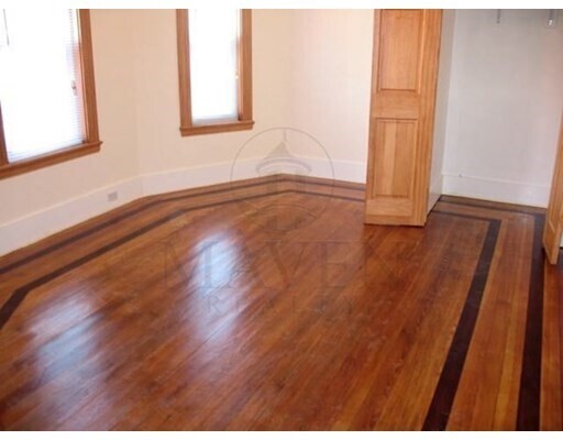 Foto del edificio - 32 Holyoke Rd