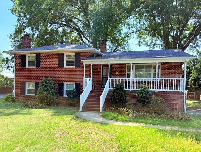 Foto del edificio - 7381 Barnette Ave
