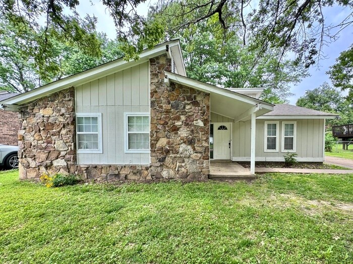 Primary Photo - 5785 Willow Springs Dr