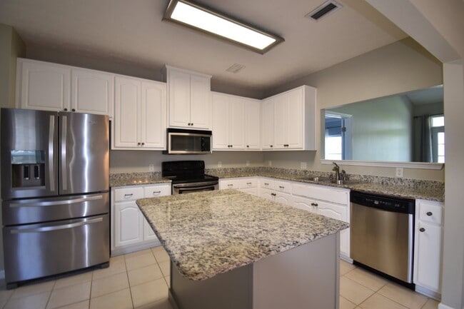 Building Photo - Charming 3-Bedroom Home with 2 Full Baths on Dragonfly Lane in Panama City, FL