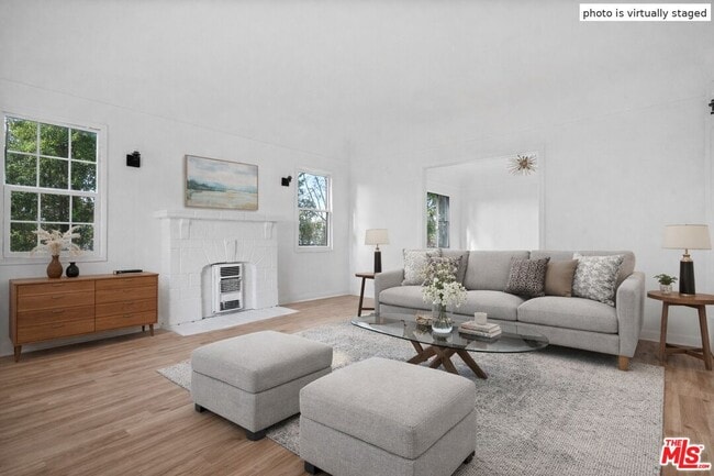 Building Photo - 1091 S Mansfield Ave