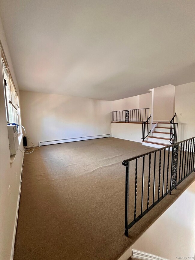 Building Photo - 34-16 Brookside St