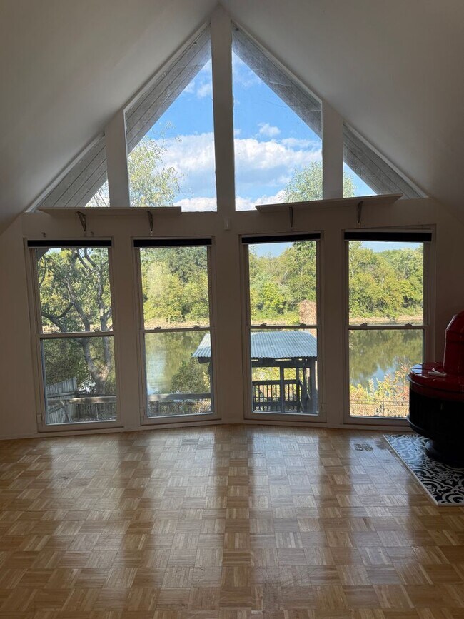 Building Photo - 272 Rio Vista Dr