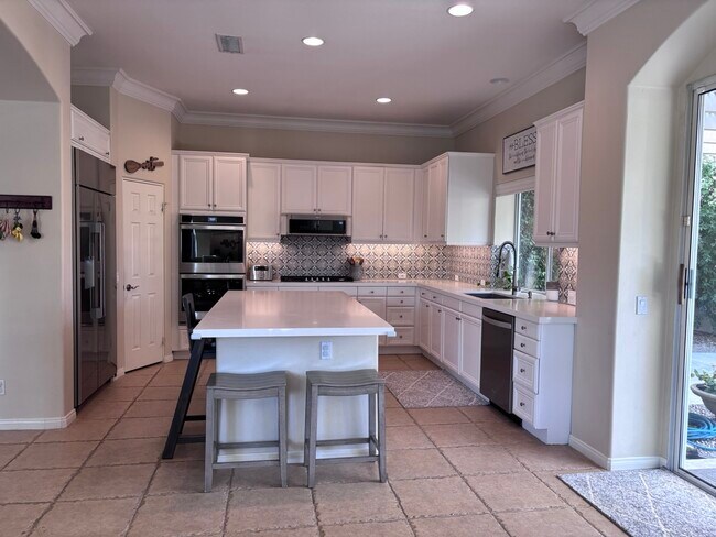 Building Photo - 90 Clavel Ct