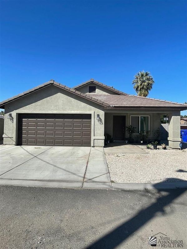 Foto principal - 624 S Vaughn Ave