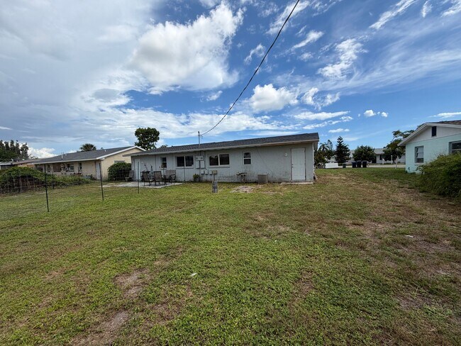 Foto del edificio - 8126 43rd Ave W