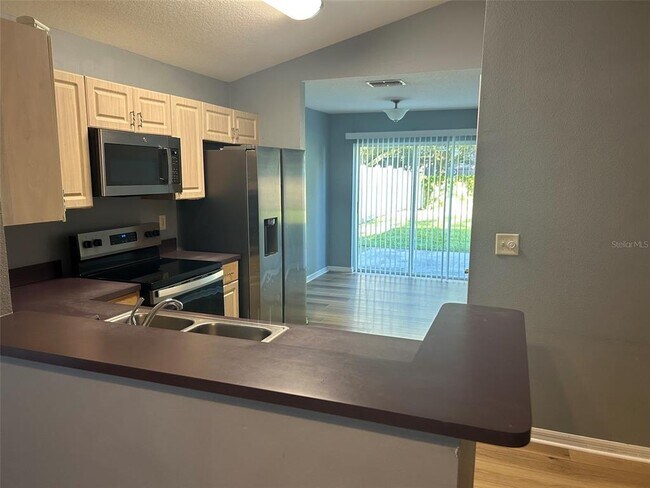 Foto del edificio - 5707 Tanagerlake Rd