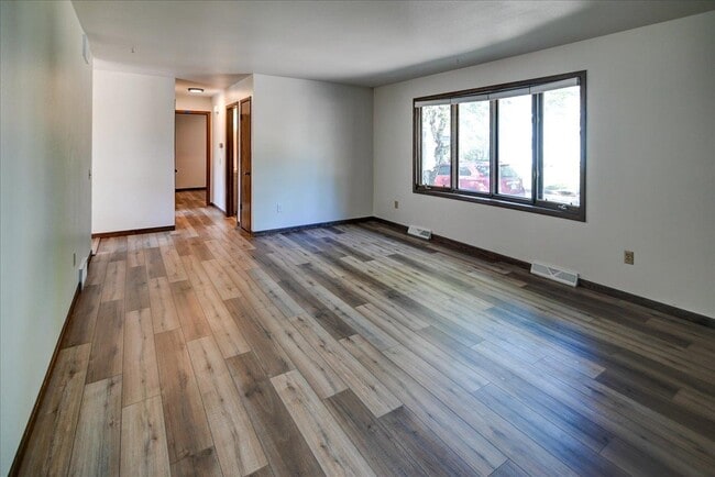 Foto del edificio - 6715 Century Ave
