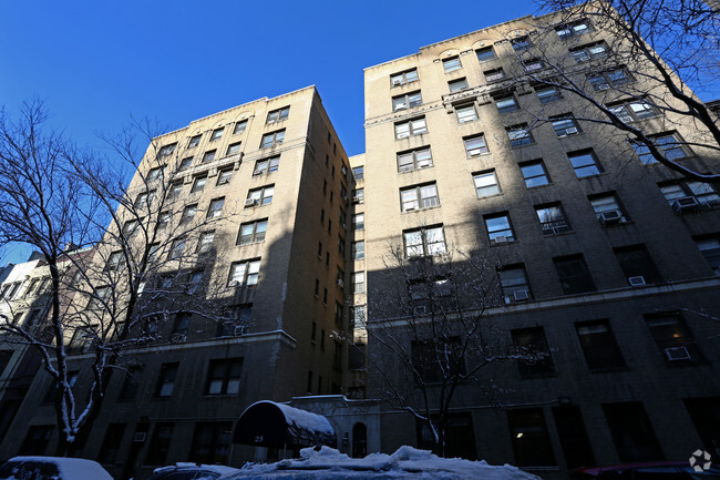 Building Photo - 25 W 68th St