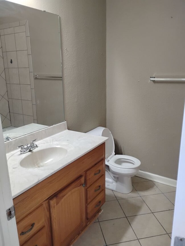 Foto del edificio - 2925 Hargrove E Rd