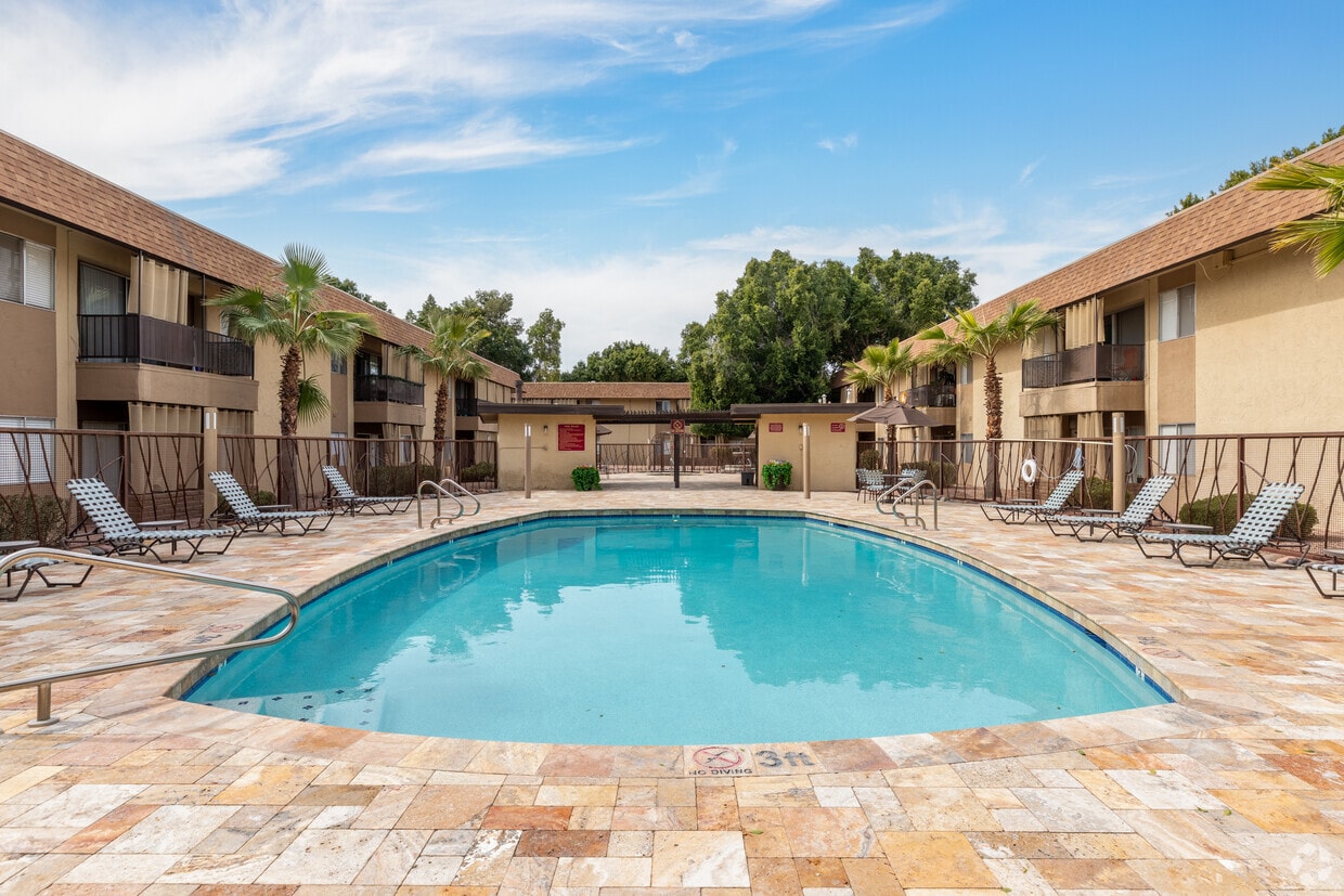 Primary Photo - Oasis at Scottsdale
