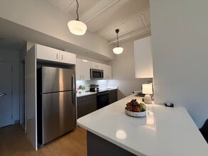 Building Photo - Olympic Lofts