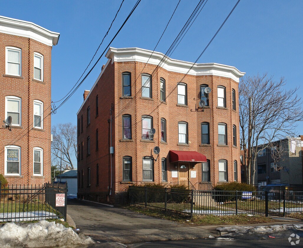Building Photo - 100 Preston St