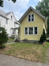 Building Photo - 686 Seward St