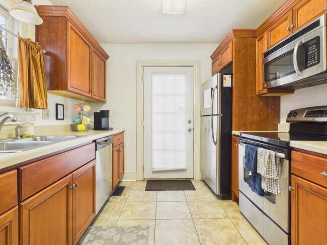 Foto del edificio - Charming Single Family Home on Grand St w/ Bonus 3rd Room