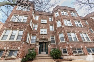 Building Photo - 7505 N Greenview Ave