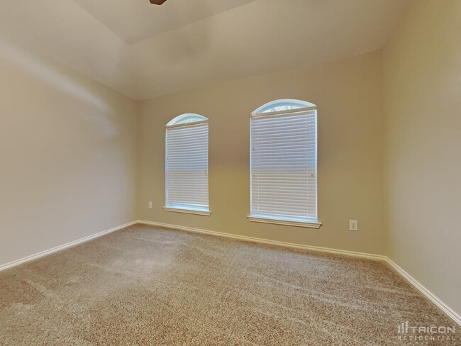 Building Photo - 13233 Evergreen Dr