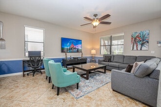 Building Photo - 9101 El Caro Ln