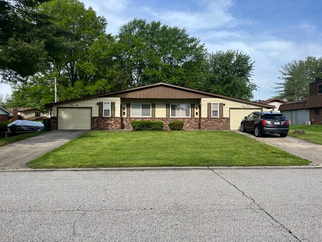 Building Photo - 41 Eastland Dr