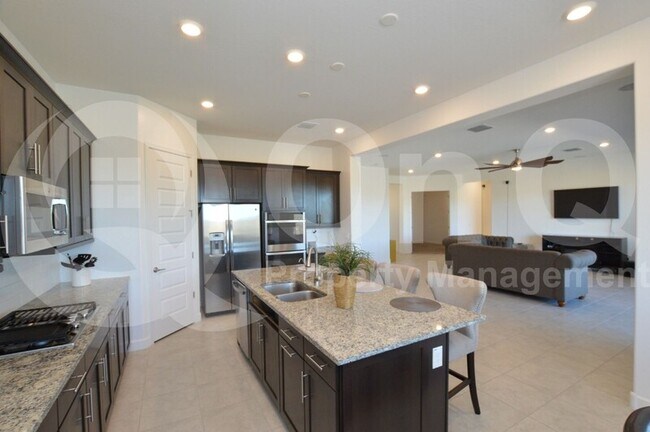 Foto del edificio - 2510 E Pleasant Ln
