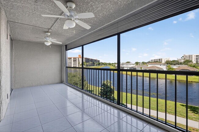 Foto del edificio - 14747 Cumberland Dr